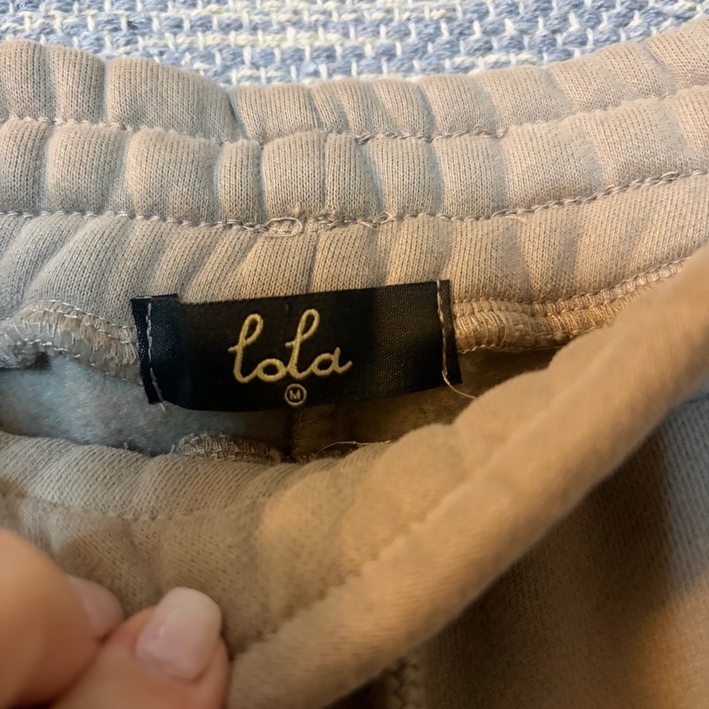 Lola Jogger Sweatpants with pockets size medium - Picture 5 of 6